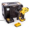 DeWalt DCN682D2-QW 18V XR Li-Ion Akumulatora 18Ga skavotājs grīdas dēļiem