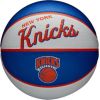 Wilson Team Retro New York Knicks Mini Ball WTB3200XBNYK (3)