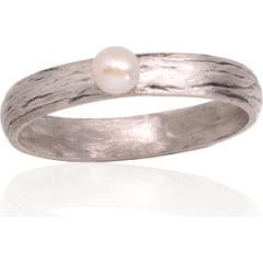 Серебряное кольцо #2101738(Matt+POx-MattBk)_PE, Серебро	925°, оксид (покрытие), Жемчуг , Размер: 17, 2.4 гр.