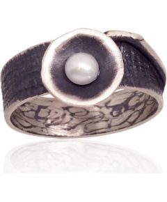 Серебряное кольцо #2101735(Matt+POx-MattBk)_PE, Серебро	925°, оксид (покрытие), Жемчуг , Размер: 18.5, 4.2 гр.