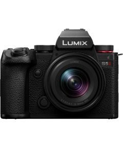 Panasonic Lumix DC-S5 II + 18-40mm