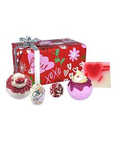 Bomb Cosmetics XOXO Set