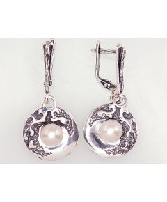Sudraba auskari ar 'angļu' slēdzēju #2201670(POx-Bk)_PE, Sudrabs 925°, oksids (pārklājums), Pērles, 6.5 gr. Ar "angļu" slēdzēju