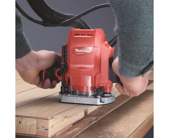 Virsfrēze 8 mm, 900W, 27000 min 1, 2,7kg M3601 Makita