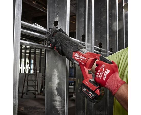 Milwaukee M18 ONEFSZ-0X Akumulatora zobenzāģis