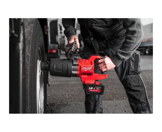 Milwaukee M18 ONEFHIWF1D-0C Trieciena uzgriežņu atslēga (bez akumulatora un lādētāja)