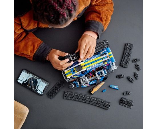 LEGO Technic Ar lietotni vadāms pārbūvējams transportlīdzeklis (42140)