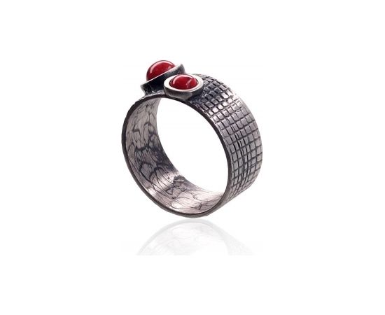 Серебряное кольцо #2101740(Matt+POx-MattBk)_COX, Серебро	925°, оксид (покрытие), Коралл (Имитация) , Размер: 17, 4.4 гр.