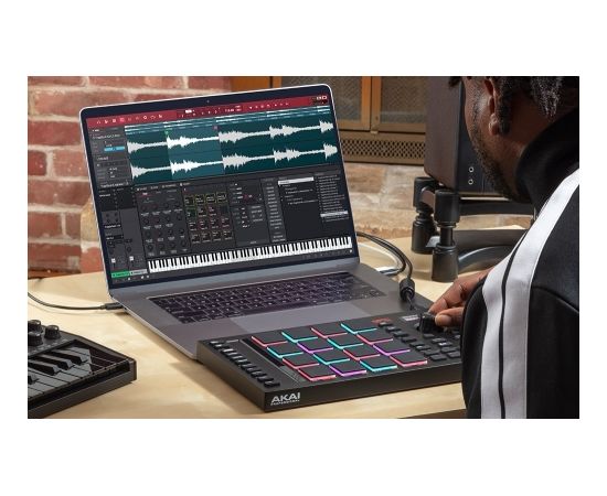 AKAI MPC Studio II Music production station Sampler MIDI USB Black