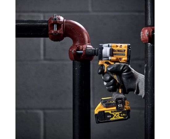 DEWALT DCF922P2T-QW  Akumulatora uzgriežņu atslēga 18V (2x5.0Ah)