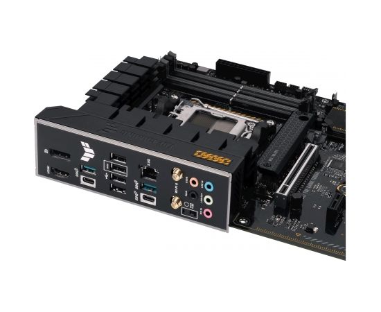 Asus TUF GAMING B650-PLUS WIFI Processor family AMD, Processor socket  AM5, DDR5 DIMM, Memory slots 4, Supported hard disk drive interfaces 	SATA, M.2, Number of SATA connectors 4, Chipset  AMD B650, ATX