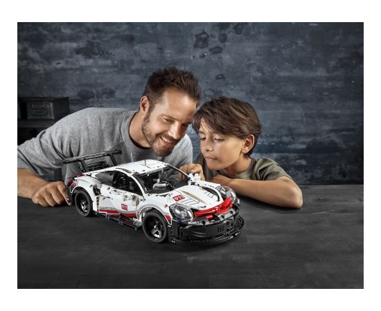 LEGO Technic Porsche 911 RSR 42096