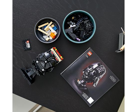 LEGO Star Wars Darth Vader Helmet ķivere 75304