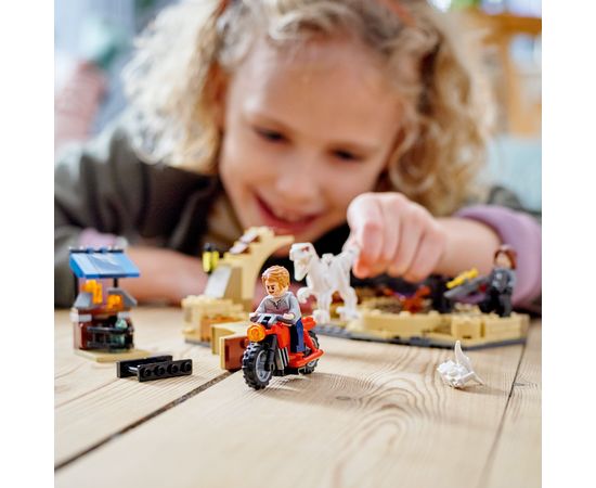 LEGO  Jurassic World Atrociraptors: pakaļdzīšanās ar motociklu 76945 Lego Jurassic World