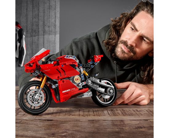 LEGO Technic 42107 Ducati Panigale V4 R