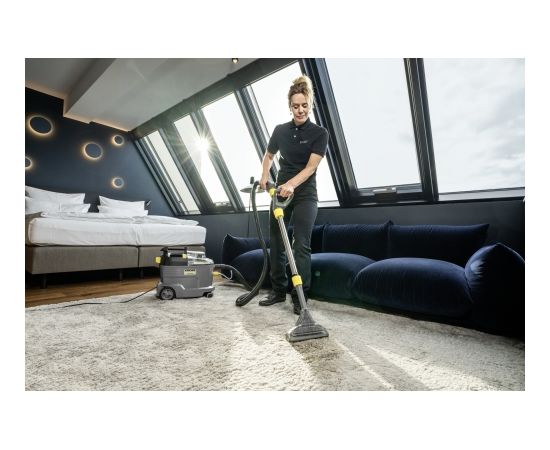 Karcher Puzzi 8/1 Adv mīksto segumu tīrītājs