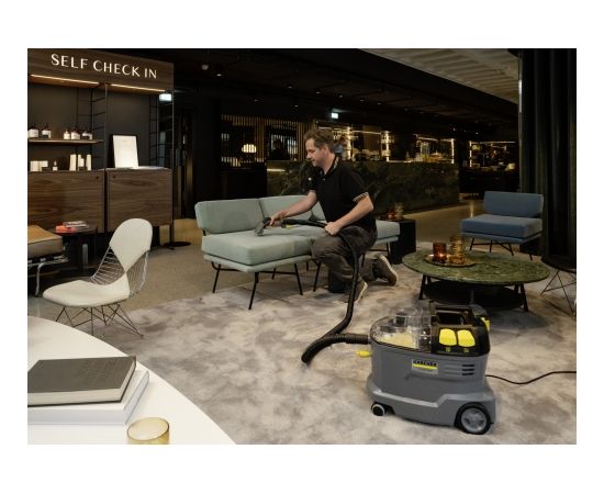 Karcher Puzzi 8/1 C mazgājošais putekļusūcējs ar rokas uzgali