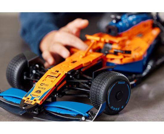 LEGO Technic McLaren Formula sacīkšu auto (42141)