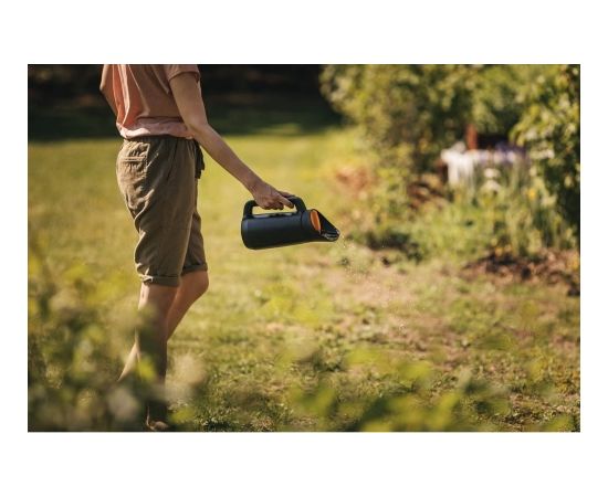 Fiskars Solid Streuer, spreader (black/orange)