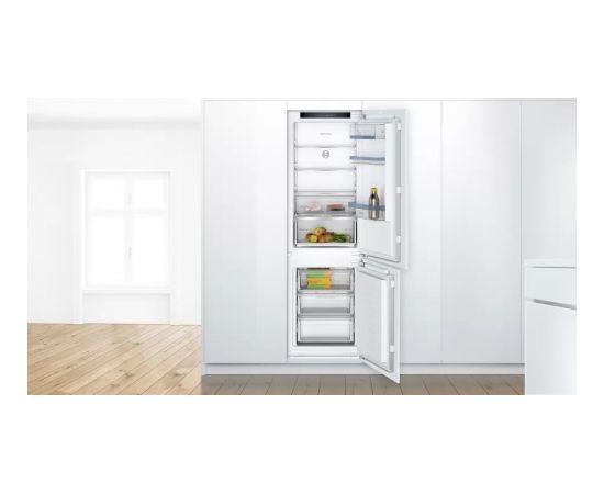 Bosch Serie 4 KIN86VFE0 fridge-freezer Built-in 260 L E