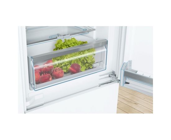 Bosch Serie 6 KIS86AFE0 fridge-freezer Built-in 266 L E