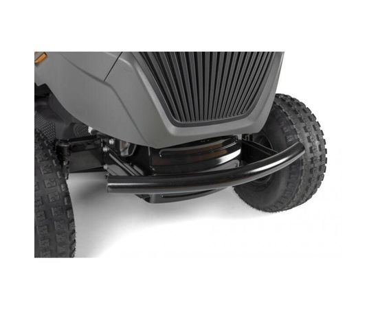 Zāliena traktors Stiga Tornado Special; 10,0 kW hidrostatiskā pārnesumkārba + eļļa Zāles pļaušanas traktori