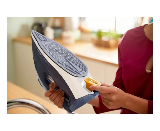 Philips 7000 series DST7030/20 iron Dry & Steam iron SteamGlide Plus soleplate 2800 W Blue