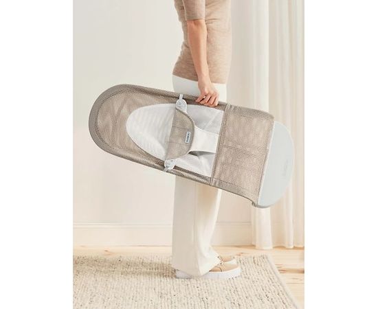 BabyBjörn Bouncer Balance mīksta aukle, pelēks bēšs/balts sietiņš