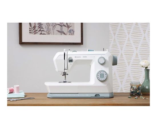 Husqvarna Onyx 15 sewing machine