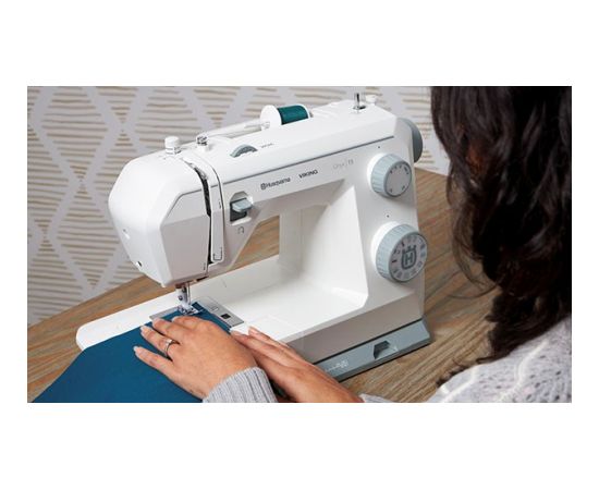 Husqvarna Onyx 15 sewing machine