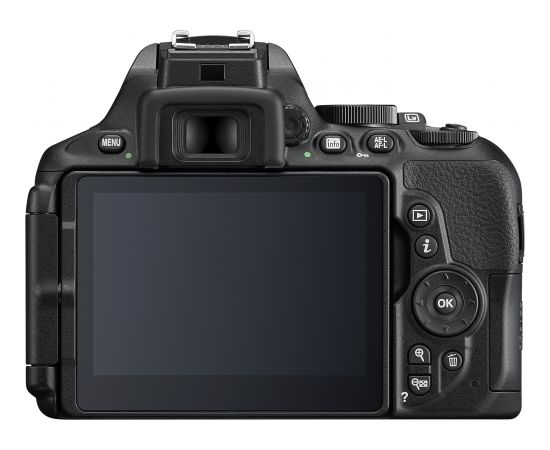 Nikon D5600 + 18-140мм AF-S VR Kit, черный