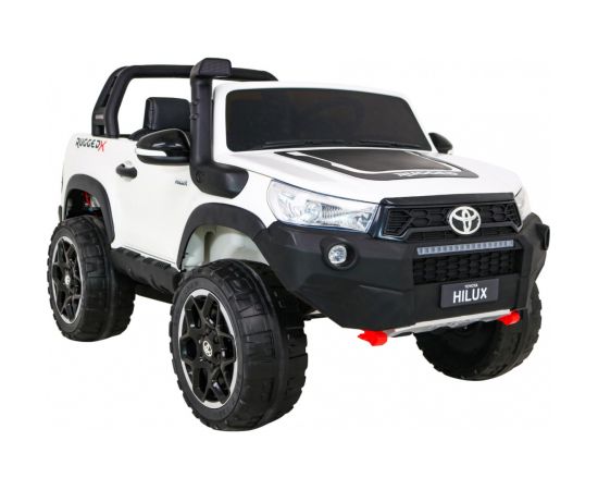 Toyota Hillux elektromobilis, balts