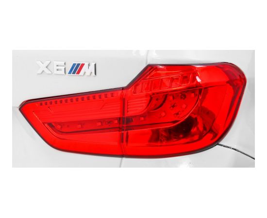BMW X6M vienvietīgs elektromobilis, balts