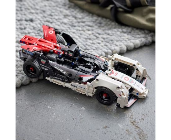 LEGO Technic Formula E Porsche 99X Electric (42137)