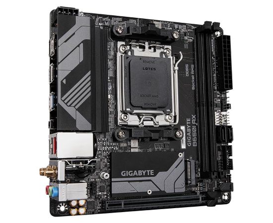 Mainboard GIGABYTE AMD B650 SAM5 Mini-ITX Memory DDR5 Memory slots 2 1xPCI-Express 16x 1xM.2 1xHDMI 1xDisplayPort 3xUSB 2.0 2xUSB 3.2 1xUSB-C 1xRJ45 3xAudio port B650IAX