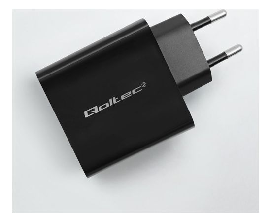 Qoltec 52378 Super Quick PD Charger | 1xUSB-C | 1xUSB | 45W | 5-20V | 2.25-3A | Black