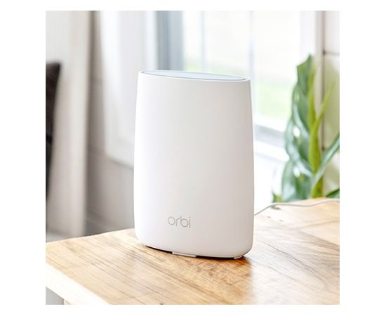 Netgear Orbi LBR20 AC2200 LTE router