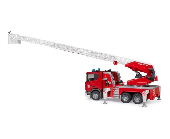 BRUDER Scania Super 560R Feuerwehr mit Drehleiter, Wasserpumpe, Light & Sound