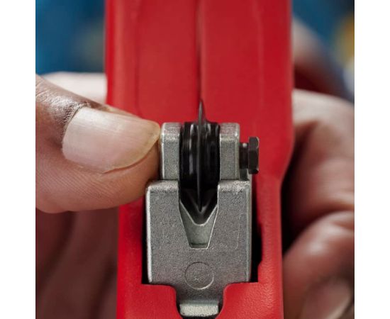 KNIPEX TubiX XL pipe cutter (red, O 6 - 76mm)