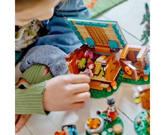 LEGO Friends Przytulne domki na letnim obozie (42624)