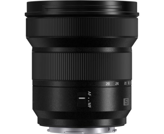 Panasonic Lumix S 14-28mm f/4-5.6 Macro lens
