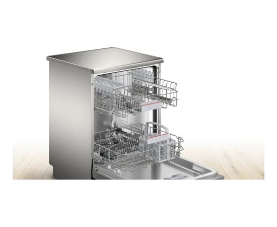 Bosch Serie 4 SMS4EKI06E dishwasher Freestanding 13 place settings B
