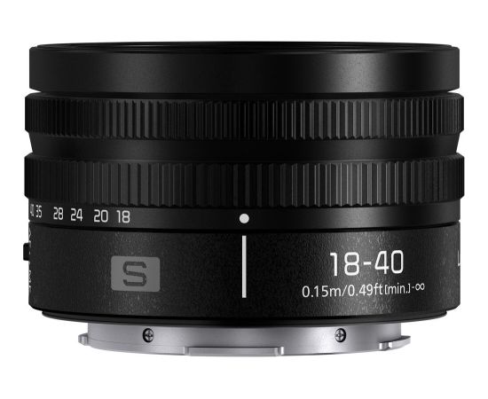 Panasonic Lumix S 18-40mm f/4.5-6.3 lens