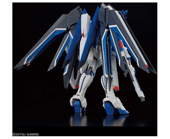 Bandai HGCE 1/144 RISING FREEDOM GUNDAM Фигурки и герои