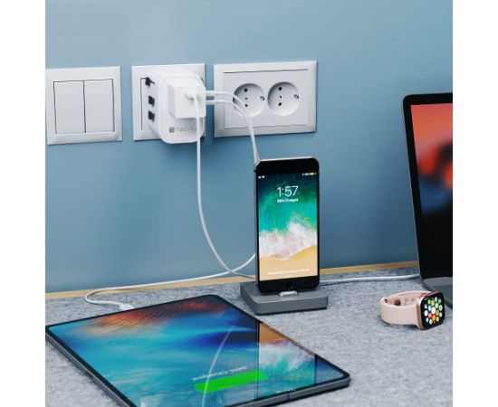 Techly I-TRAVEL-09TYWH mobile device charger White