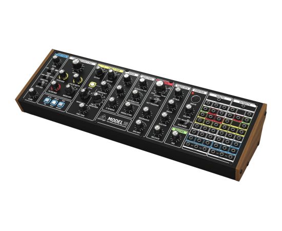 Behringer MODEL 15 - Syntezator analogowy
