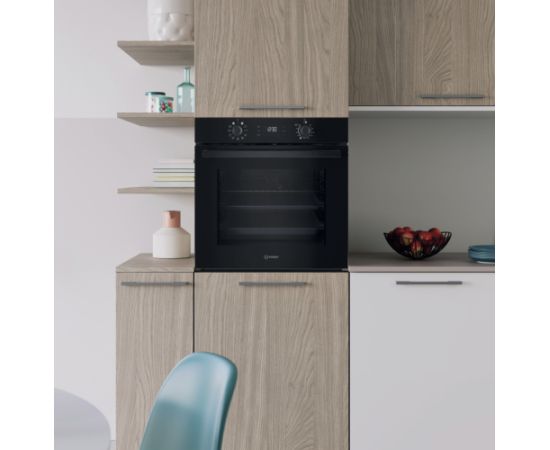 Built-in electric oven Indesit, black