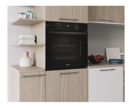 Built-in electric oven Indesit, black