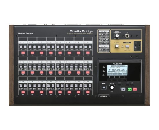 Tascam Studio Bridge - 24-ścieżkowy rejestrator dźwięku / interfejs audio/MIDI