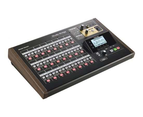 Tascam Studio Bridge - 24-ścieżkowy rejestrator dźwięku / interfejs audio/MIDI
